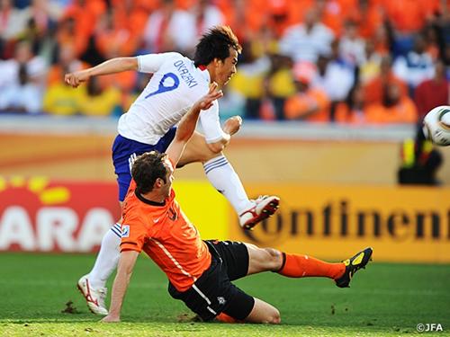 オランダのデミー・デ・ゼーウ、2010 FIFAワールドカップ準決勝で輝く